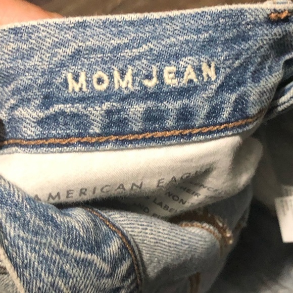 American Eagle Jeans Women's 4 Mom Destroyed Trashed Denim High Rise Retro Fit - Picture 3 of 7